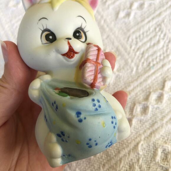 Vintage Flambro Porcelain Cat Figurine Made in Taiwan Kawaii Gift 4.25" 80s - Picture 3 of 10